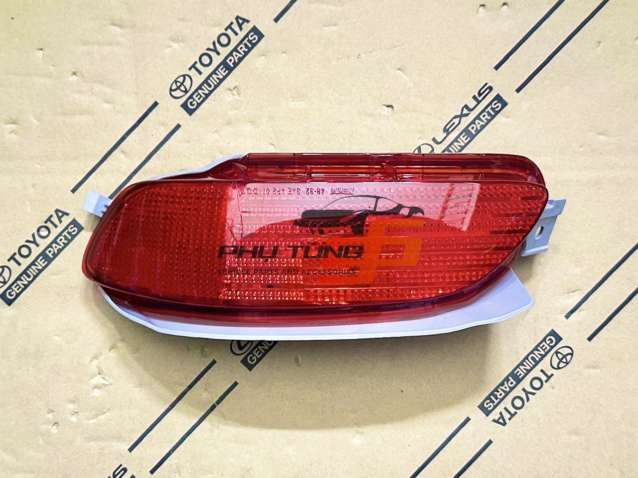 81910-48040 Đèn ba đờ xốc sau Lexus RX330 RH