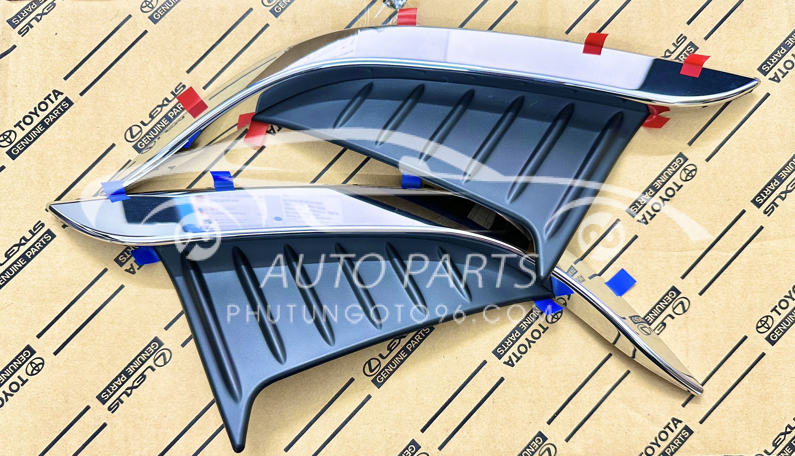 PC401-0A00F Ốp mạ ba đờ xốc trước Cross