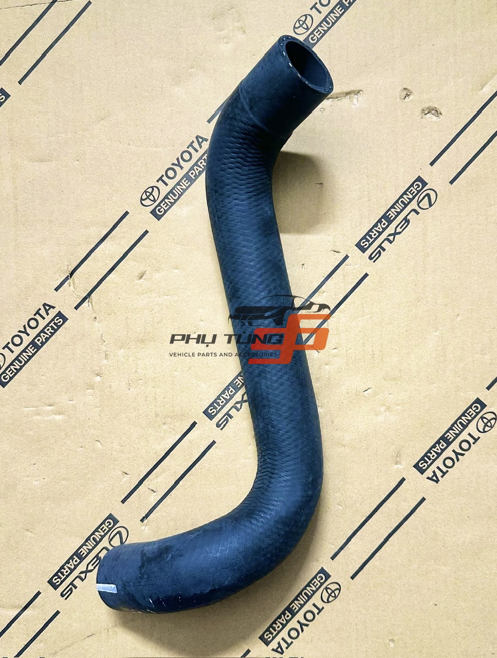 16572-31320 Ống nước vào két nước Lexus RX350
