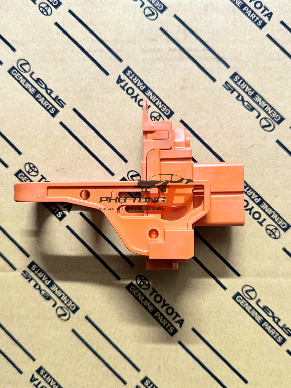 G3834-47030  Cầu chì ắc quy Hybrid LS600H